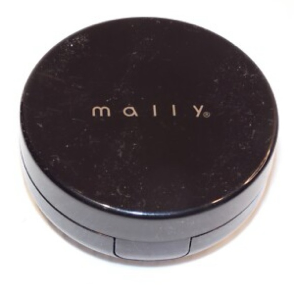 Mally Beauty Foundation Compact -flawless finish transforming effect foundation